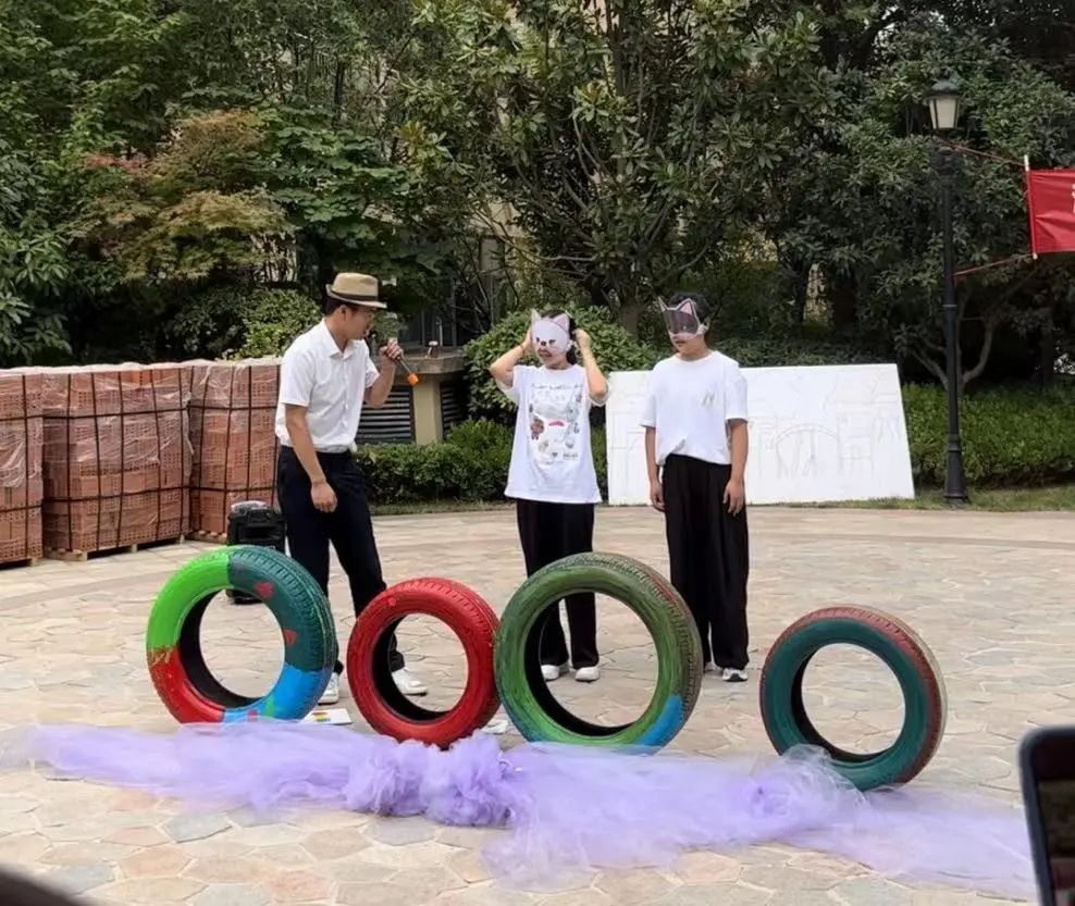 1696665435176071.jpg 教师2.jpg